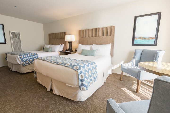 Cambria Landing Inn & Suites