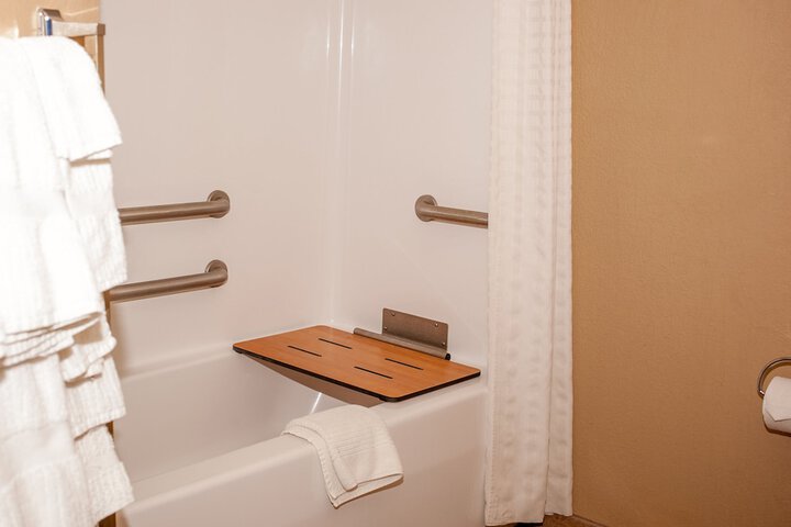 Room 12 of 22