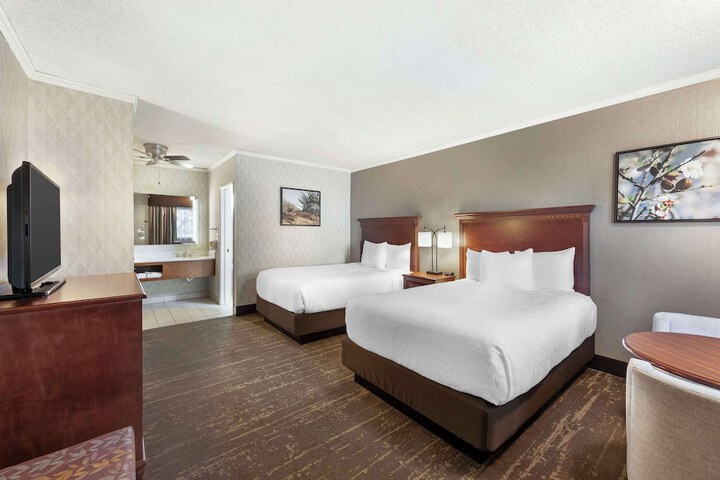 Best Western Plus Black Oak