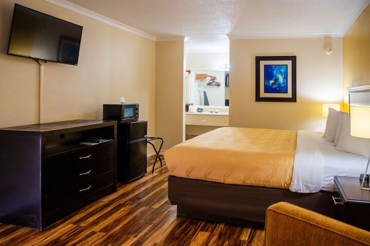 Room 42 of 84