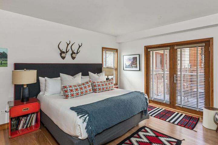 Element 52 Auberge Collection