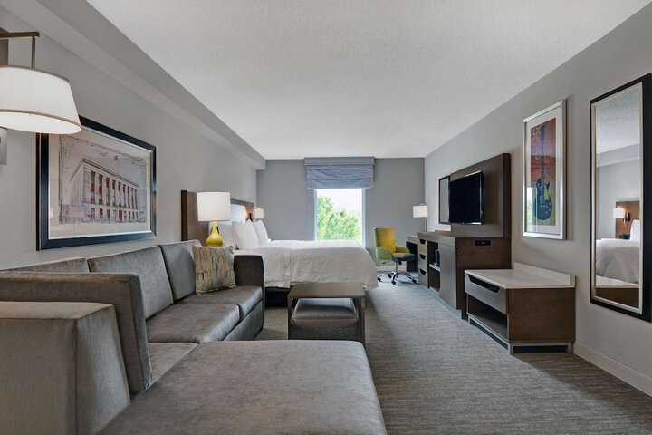 Room 30 of 48
