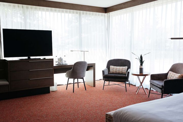 Room 82 of 144