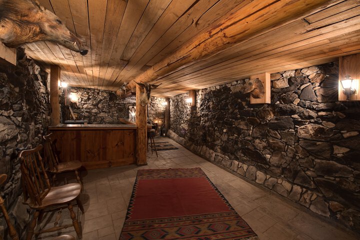 The Davies Family Inn