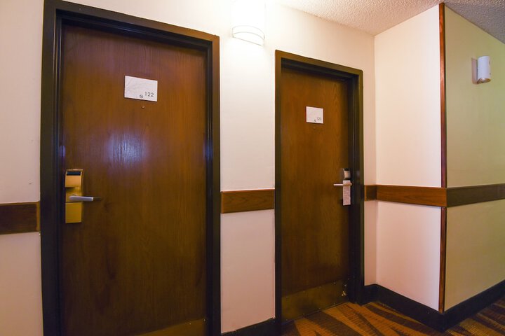 Room 15 of 37
