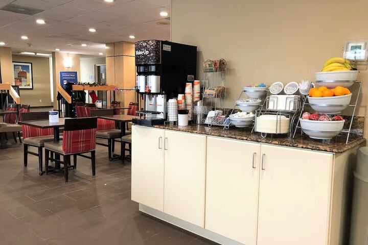 Breakfast/Coffee Service 36 of 42