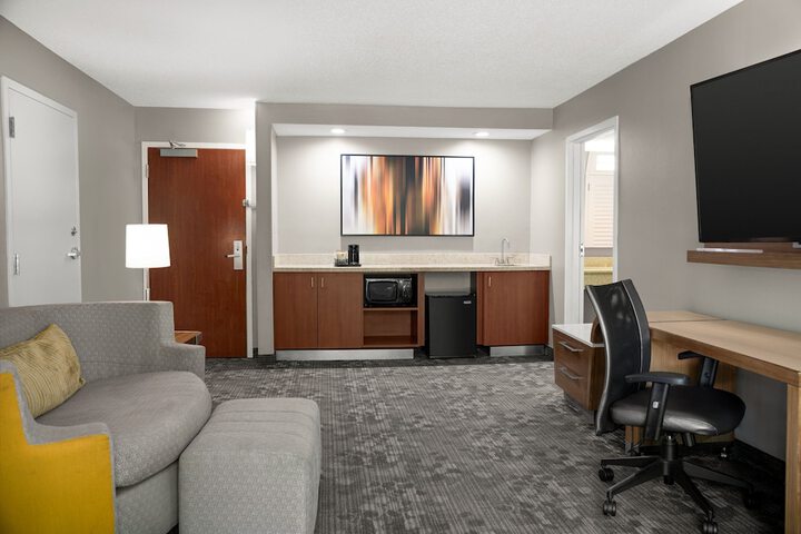 Room 14 of 37