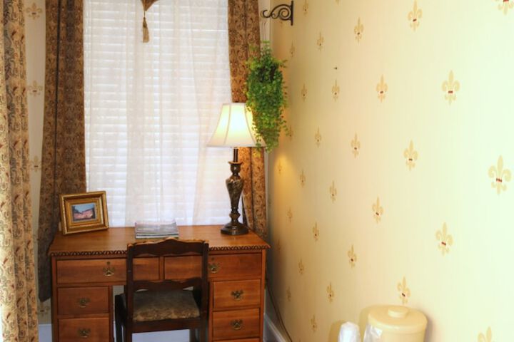 Room 50 of 143