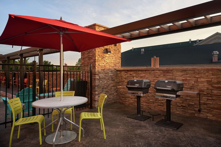 Terrace/Patio 33 of 34