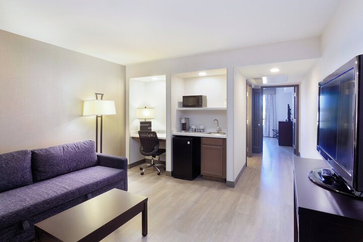 Room 43 of 71