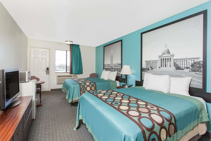 Room 13 of 15
