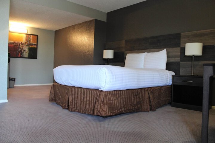 Room 10 of 37