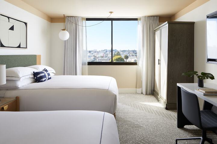Room 28 of 77