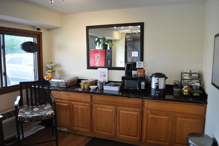 Breakfast/Coffee Service 20 of 21