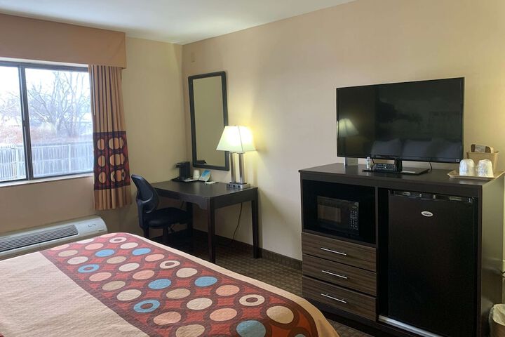 Room 13 of 23