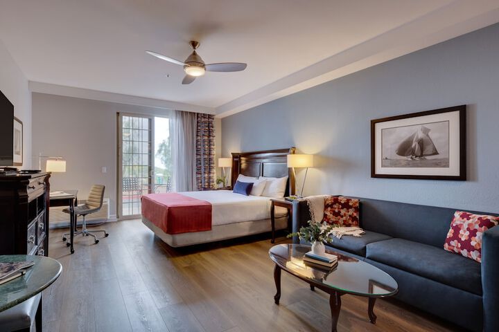 Ayres Suites Mission Viejo – Lake Forest