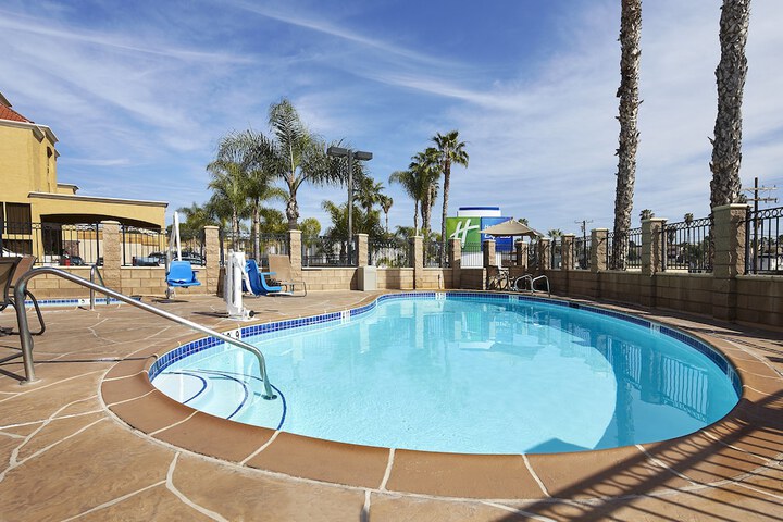 Pool 6 of 37