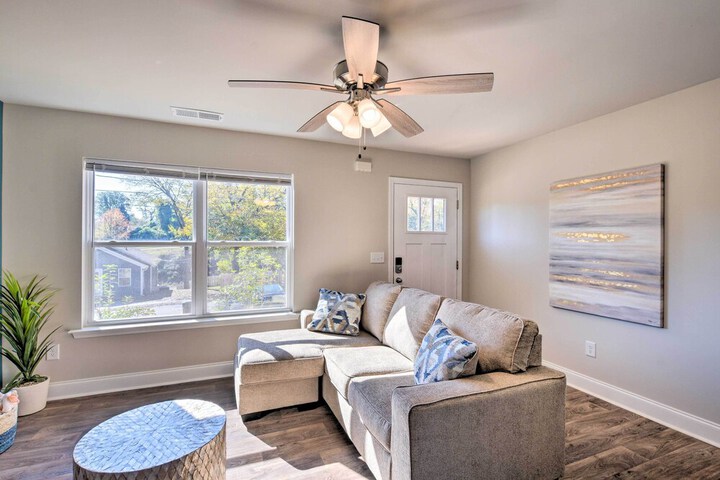 Greer Getaway w / Smart TV 1 Mi to Dtwn!
