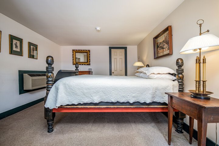 Wayside Inn