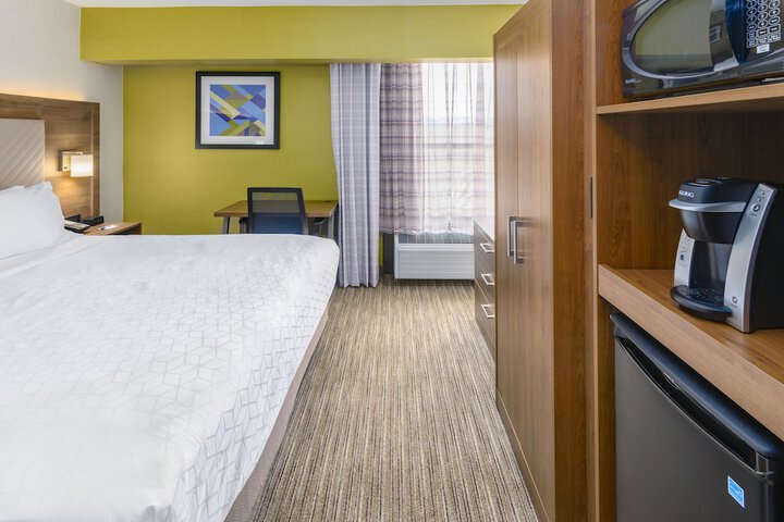Room 27 of 50