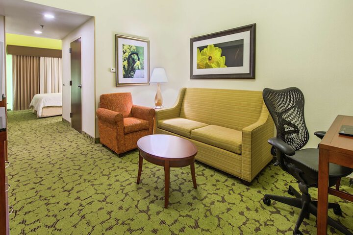 Room 21 of 35