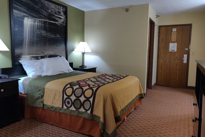 Room 48 of 73