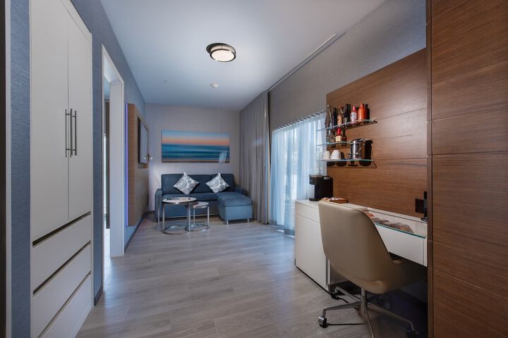 Shade Hotel