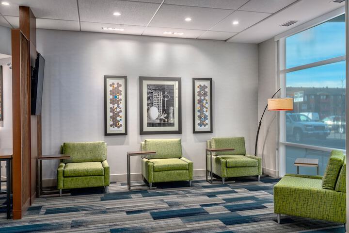 Holiday Inn Express & Suites Brandon by IHG