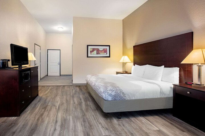 La Quinta Inn & Suites by Wyndham McKinney