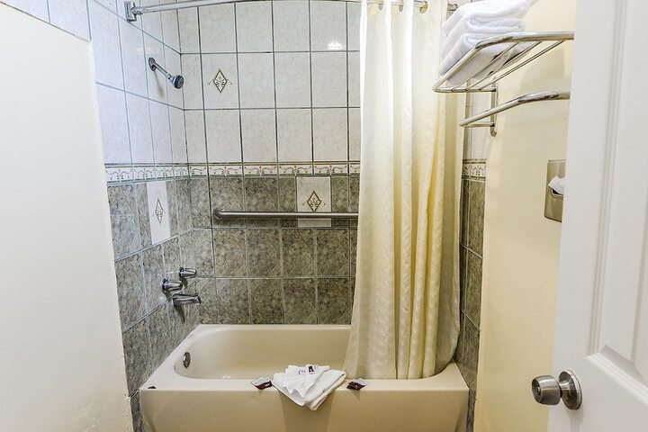 Room 16 of 24