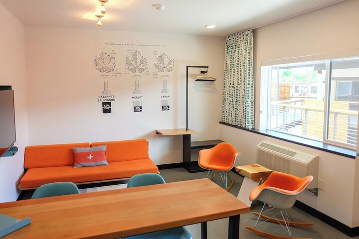 Room 15 of 46