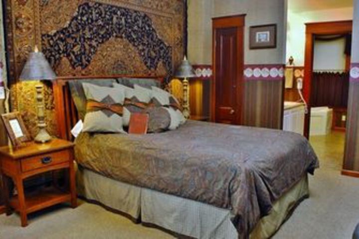 Arbor Hill Inn