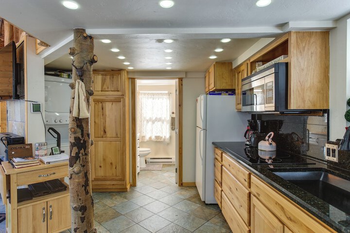 Idaho Springs Cabin w / Hot Tub on Half Acre!