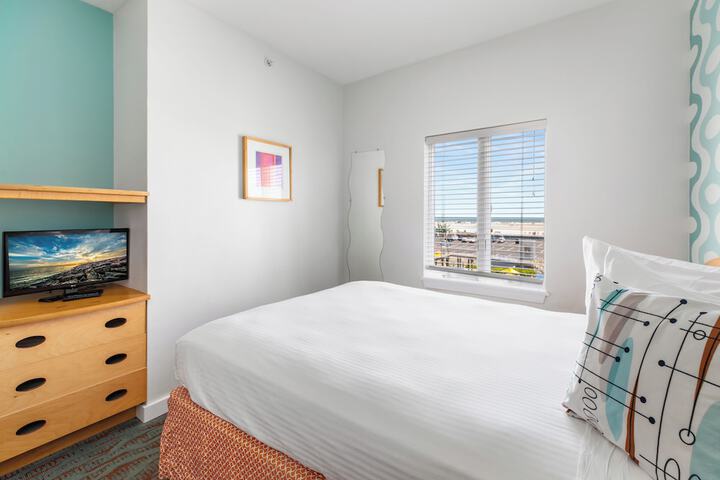 Starlux Hotel