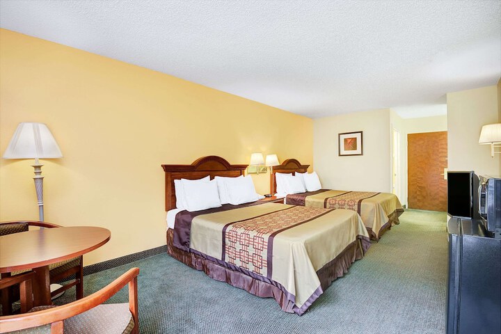 Room 14 of 25
