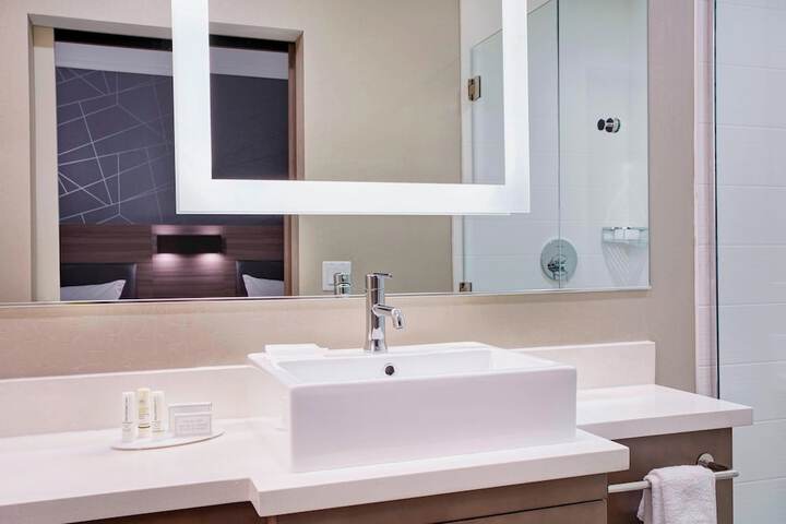 SpringHill Suites by Marriott Milwaukee Downtown
