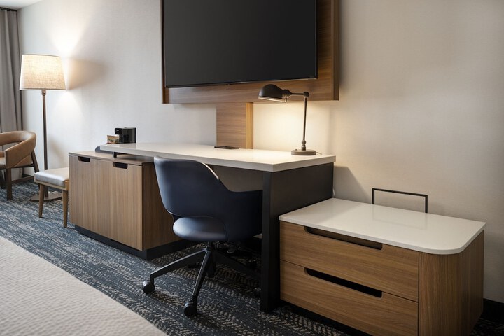 Fairfield by Marriott Inn & Suites Fresno River Park