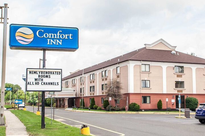 Hotel 3 of 64