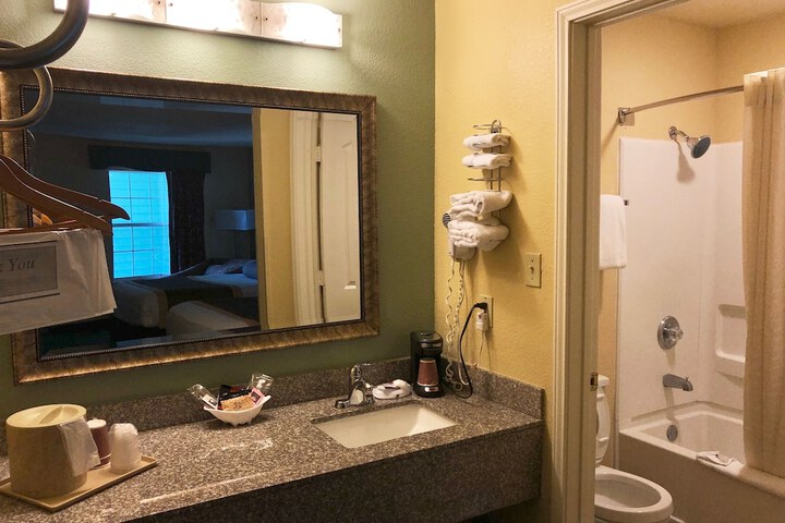 Room 18 of 27