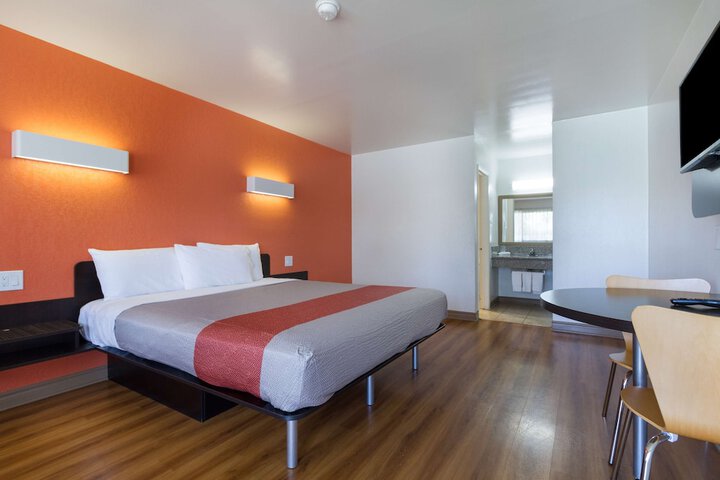 Room 15 of 22
