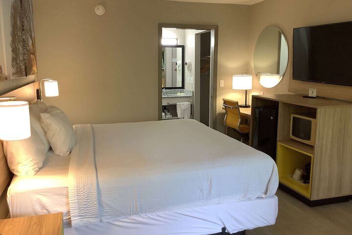 Room 16 of 34