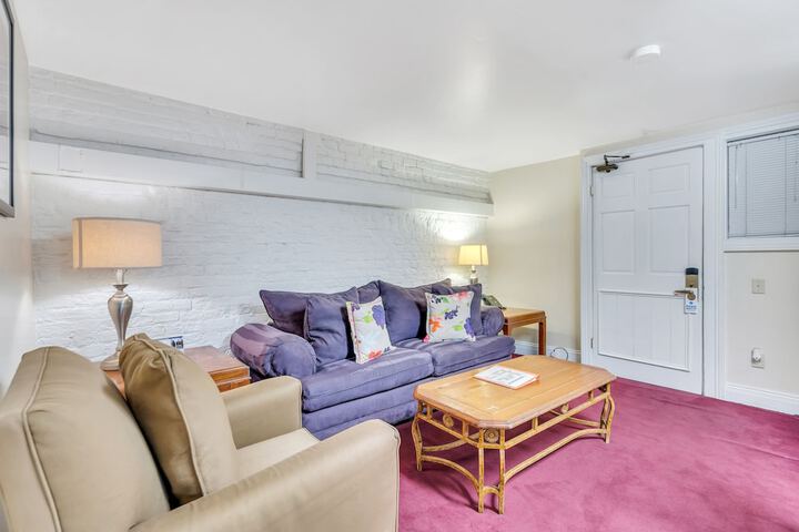 Room 106 of 130