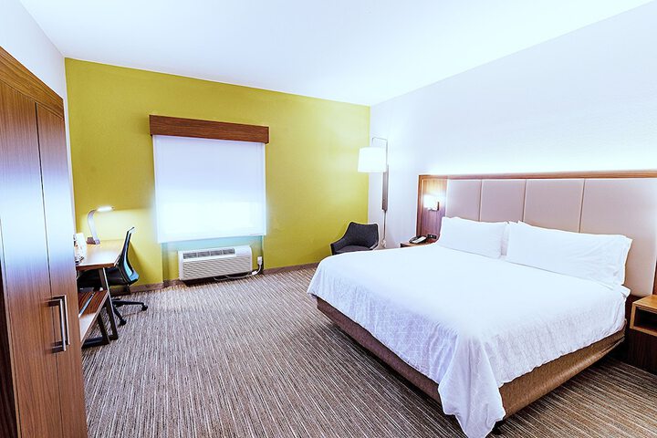 Room 25 of 42
