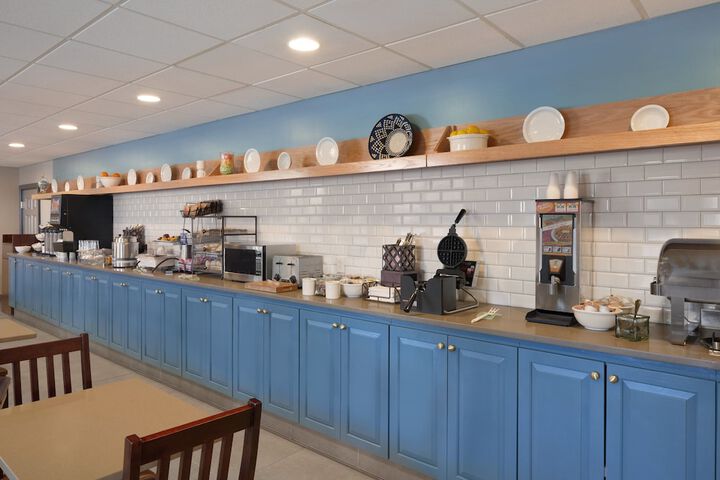 Country Inn & Suites by Radisson Warner Robins, GA