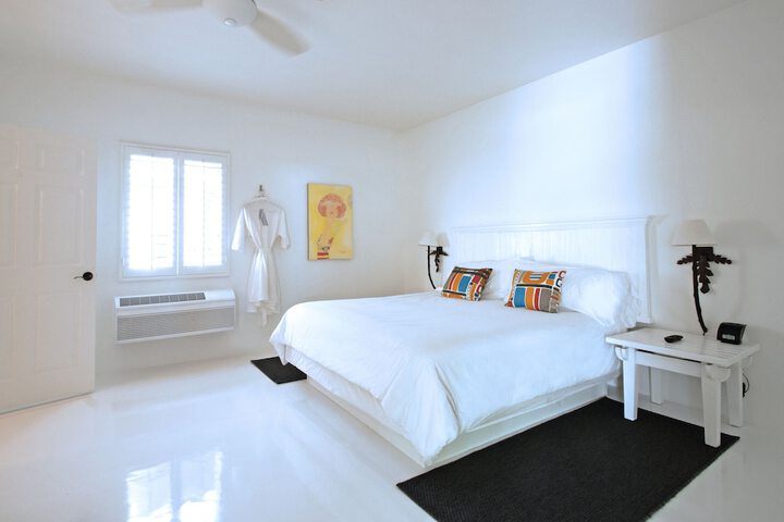 Room 27 of 49