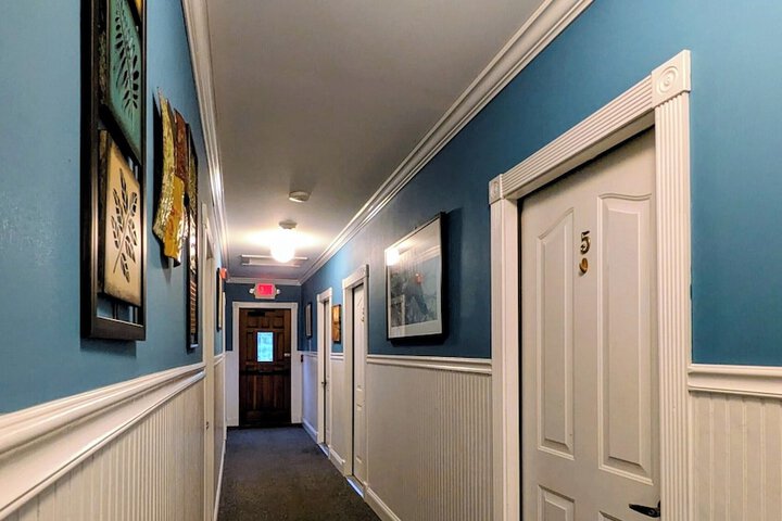 The Jay Village Inn