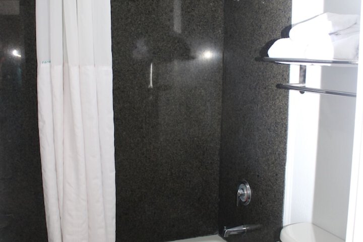 Room 22 of 84