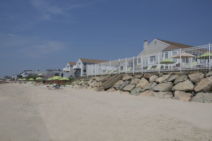 The Corsair & Cross Rip Oceanfront Resort