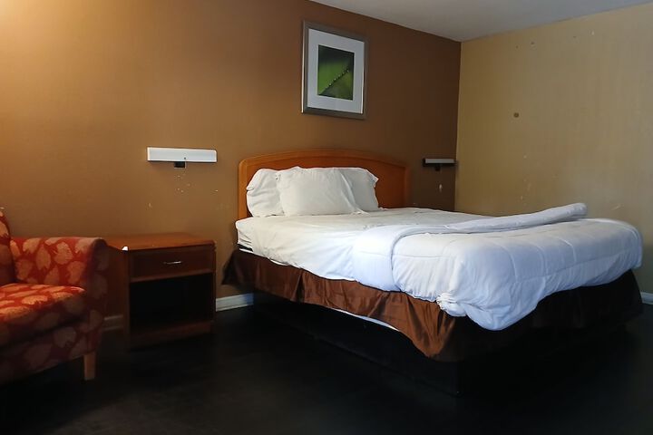 Room 22 of 25