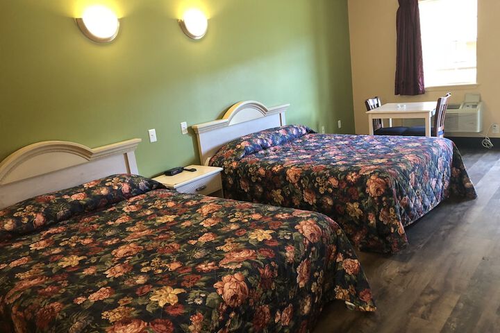 Room 40 of 48